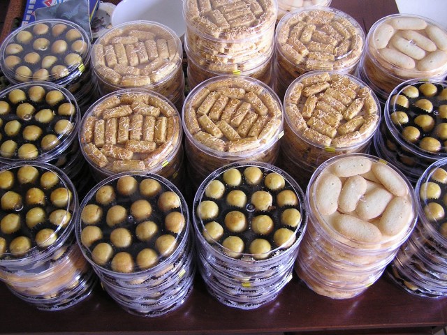 KUE 'CAHAYA BARU' Lr. Sianjur No. 70 Rt.04, Palembang, Sumatera Selatan Telp. (0711) 713591	Kue Kering